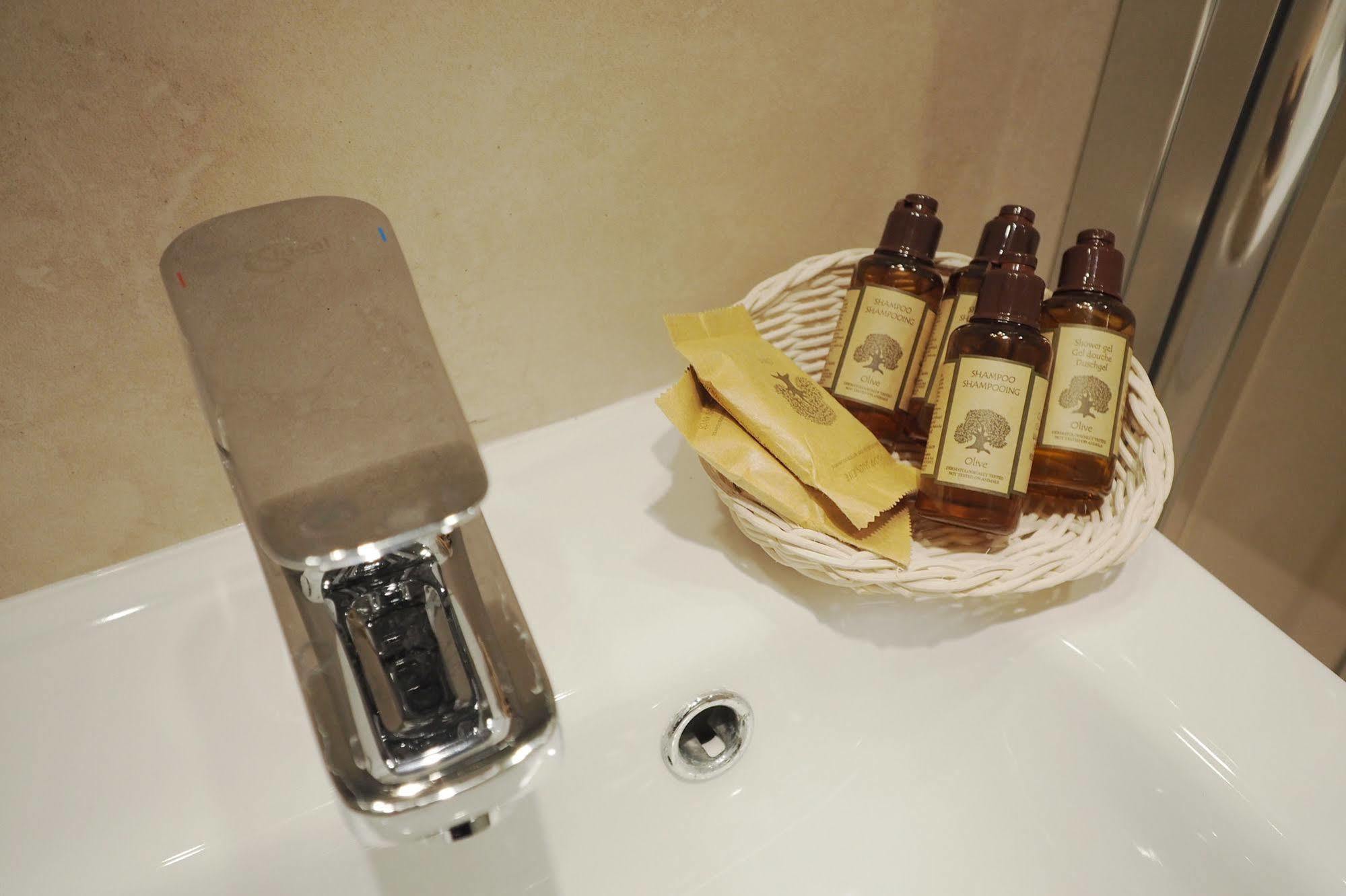 Palais Royal Chicsuites Париж Экстерьер фото